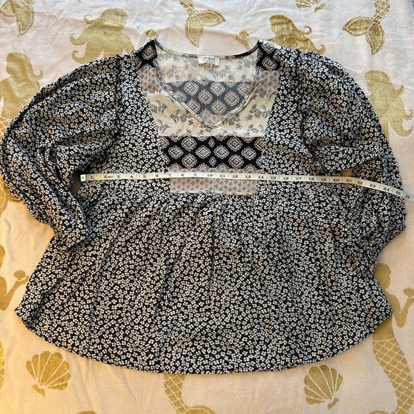 Women’s UMGEE Black and White Floral Bohemian Blouse - Size Medium - Picture 2 of 6